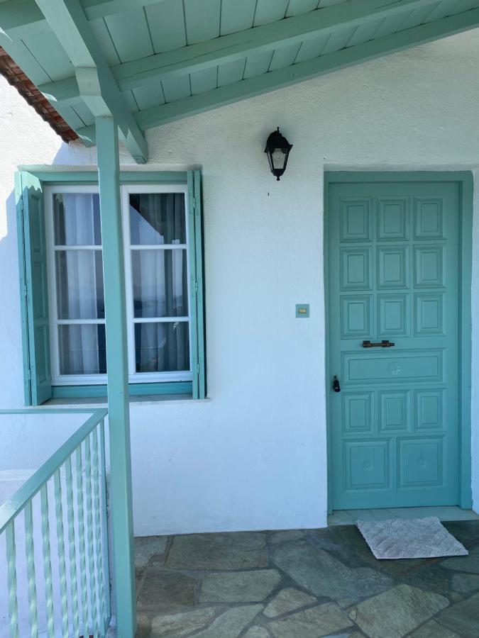 The Balcony Villa Glossa Exterior photo